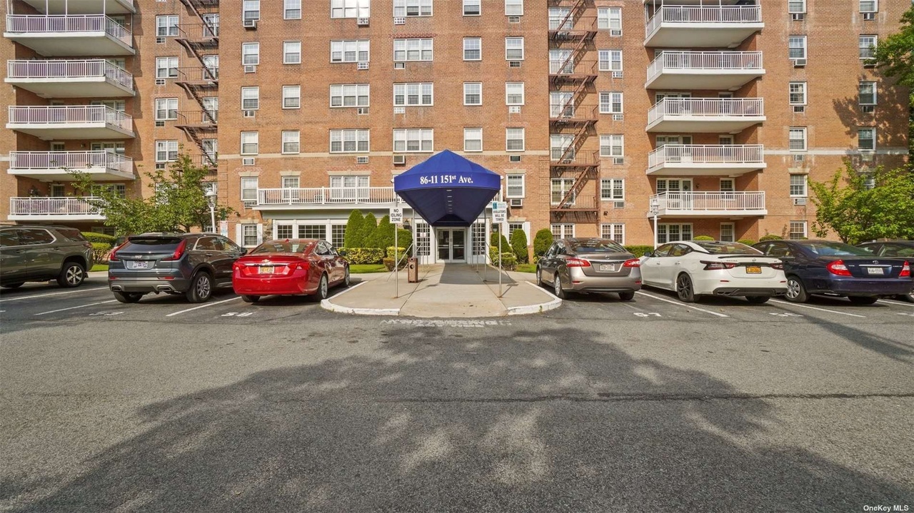 86 11 151St Ave Unit 2M Howard Beach Ny 11414 Realtor Com